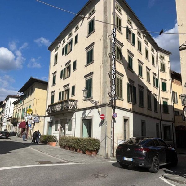 negozio in vendita a Prato