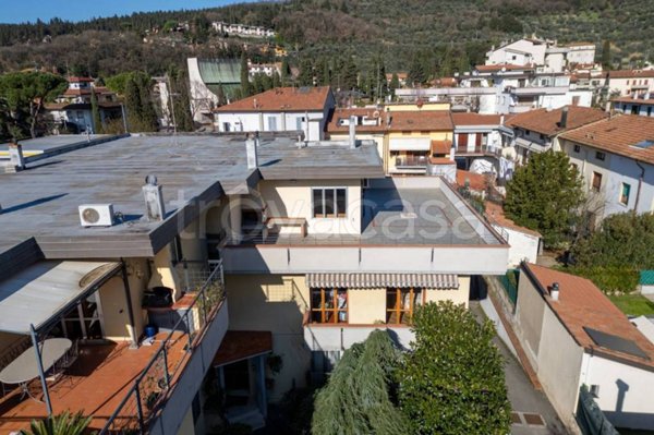 appartamento in vendita a Prato in zona Santa Lucia