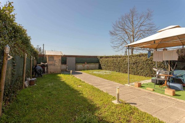 appartamento in vendita a Prato in zona Fontanelle