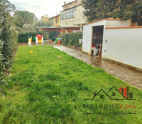 casa indipendente in vendita a Prato in zona Tavola