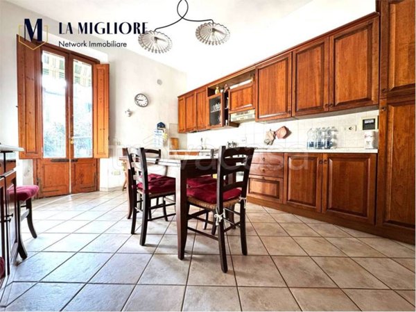 casa indipendente in vendita a Prato