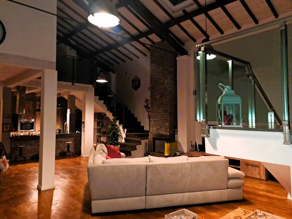 appartamento in vendita a Prato in zona Sant'Ippolito