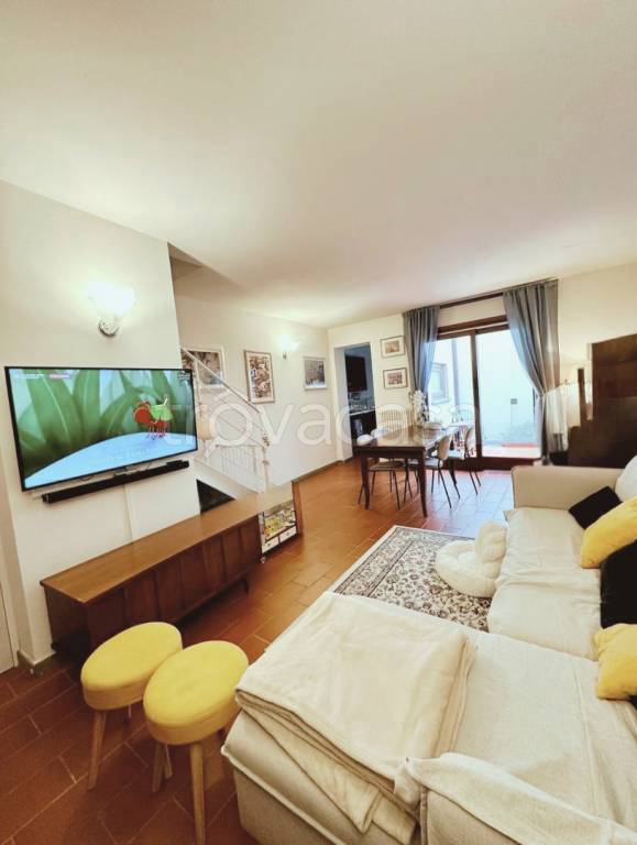 casa indipendente in vendita a Prato