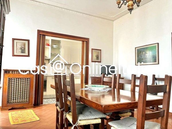 casa indipendente in vendita a Prato