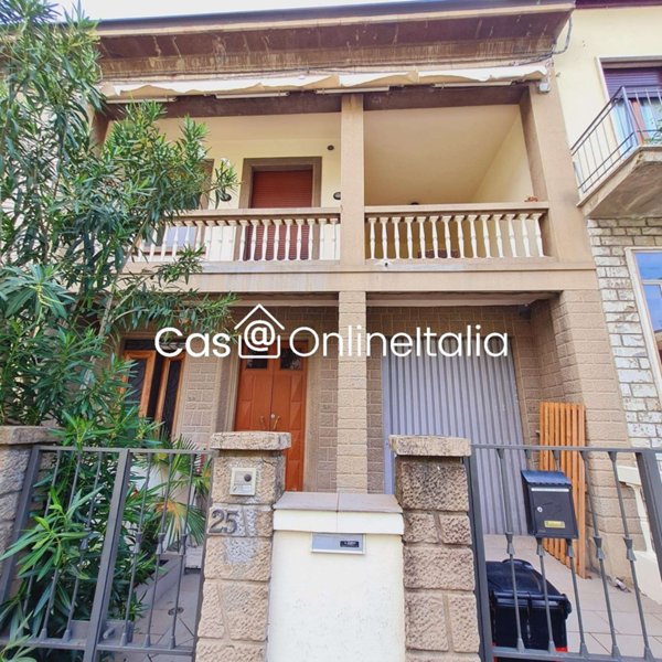 casa indipendente in vendita a Prato