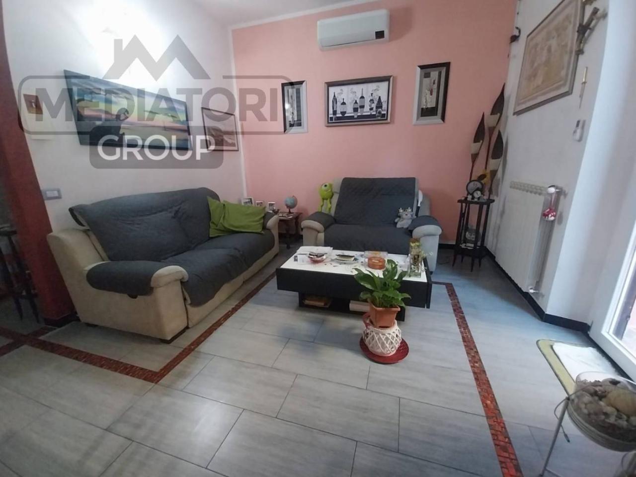 casa indipendente in vendita a Prato