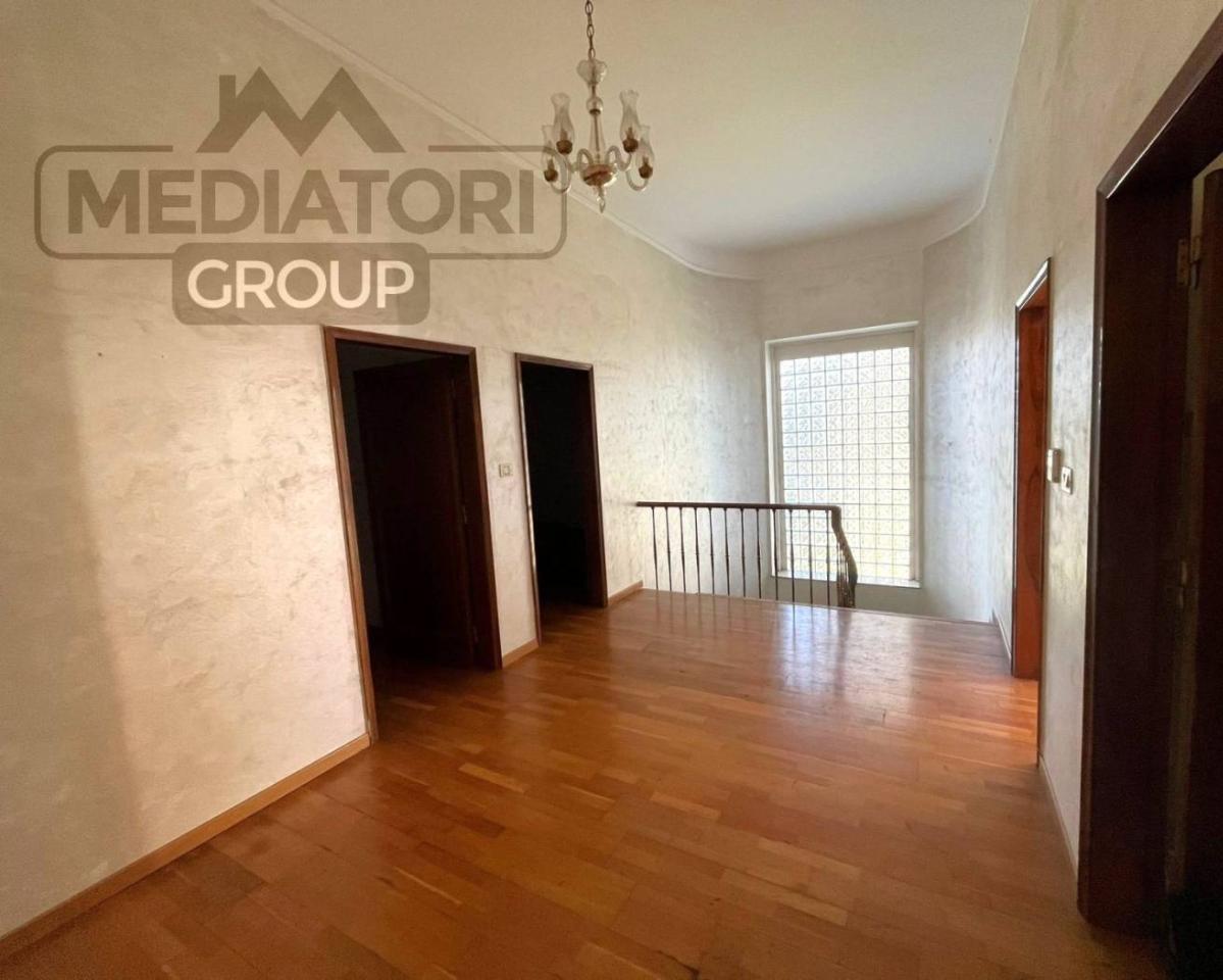casa indipendente in vendita a Prato