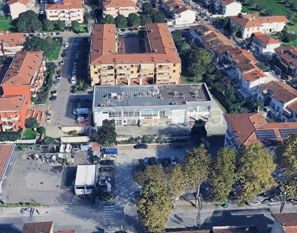 negozio in vendita a Prato in zona La Querce