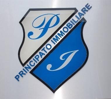 casa indipendente in vendita a Prato in zona Iolo