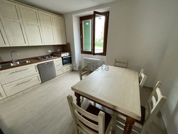 casa indipendente in vendita a Prato