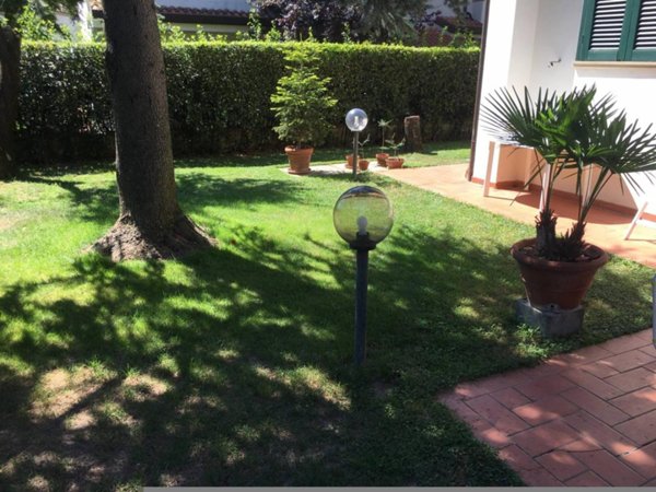 casa indipendente in vendita a Prato in zona Canneto