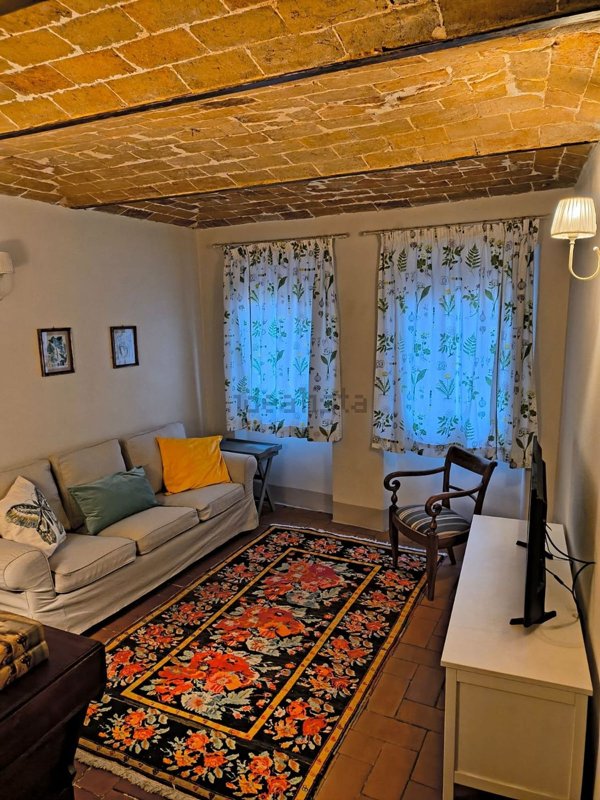 casa indipendente in vendita a Prato