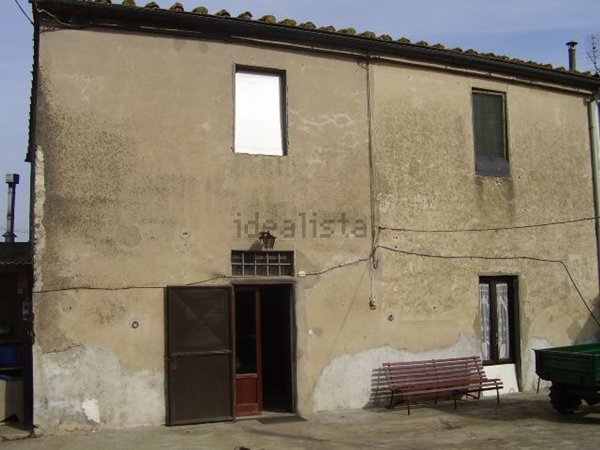 casa indipendente in vendita a Prato in zona Sant'Ippolito