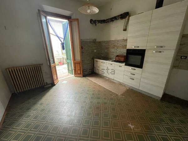 casa indipendente in vendita a Prato in zona Casale