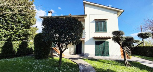 casa indipendente in vendita a Prato in zona Iolo