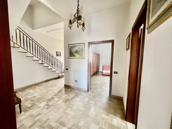 casa indipendente in vendita a Prato in zona Sant'Ippolito