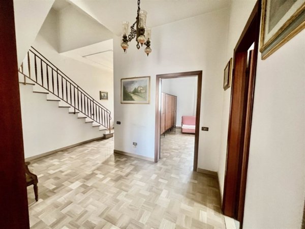 casa indipendente in vendita a Prato in zona Sant'Ippolito