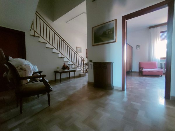 casa indipendente in vendita a Prato in zona Sant'Ippolito