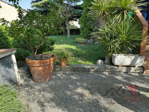 appartamento in vendita a Prato in zona Viaccia