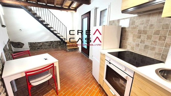 casa indipendente in vendita a Prato