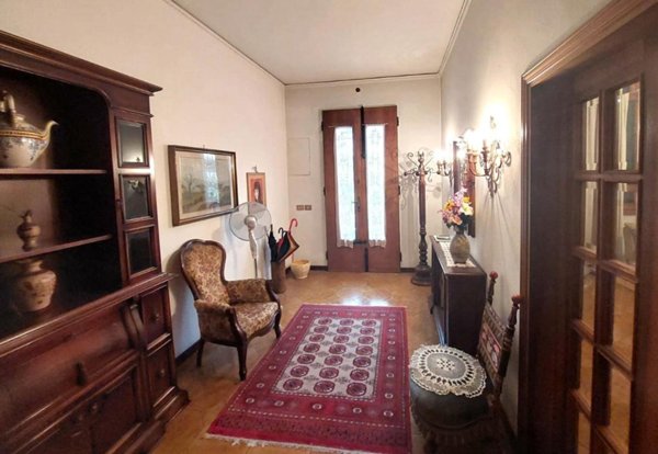 casa indipendente in vendita a Prato