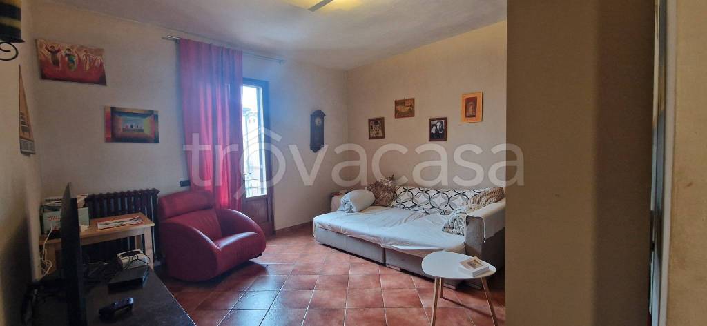 casa indipendente in vendita a Prato in zona Iolo