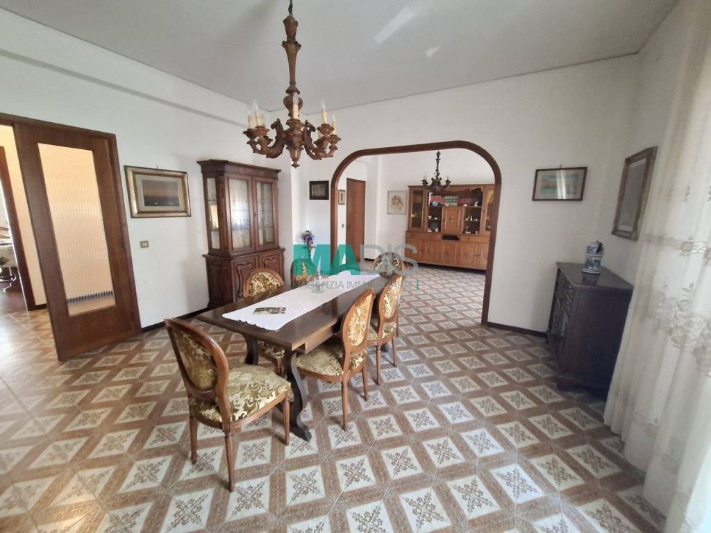 appartamento in vendita a Prato in zona Coiano