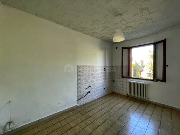 casa indipendente in vendita a Prato in zona Tavola