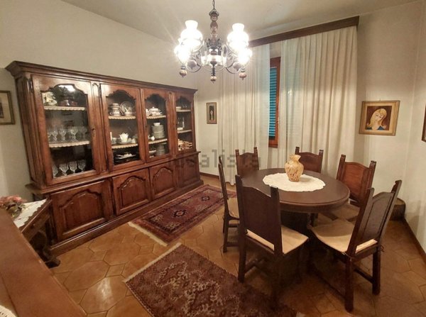 casa indipendente in vendita a Prato