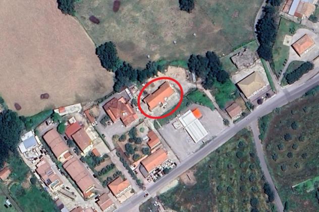 locale commerciale in vendita a Prato