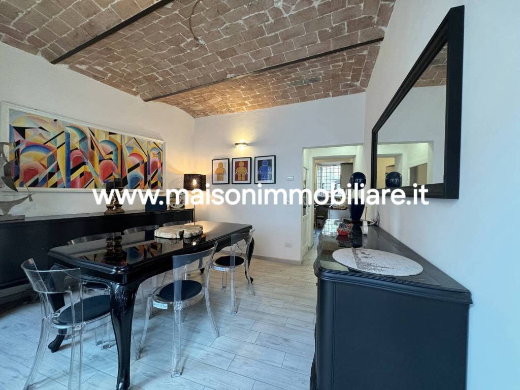 casa indipendente in vendita a Prato in zona Figline