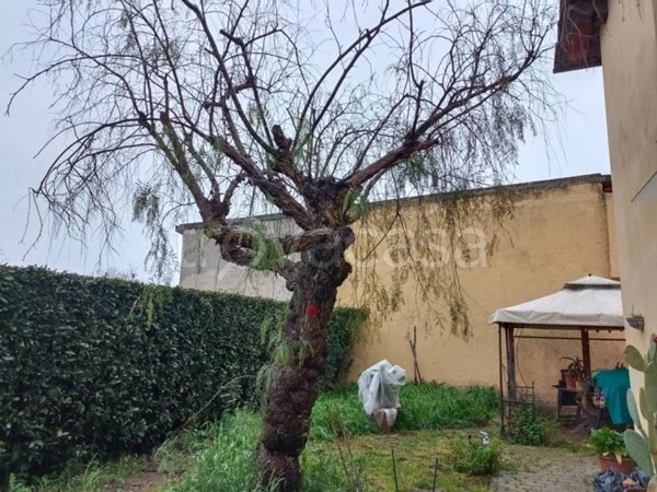 appartamento in vendita a Prato in zona Paperino
