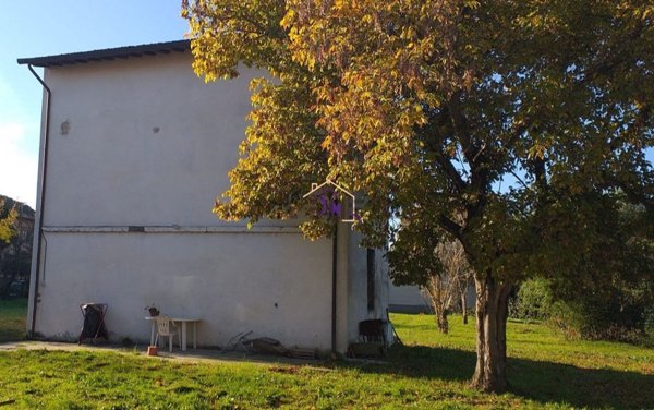 casa indipendente in vendita a Prato