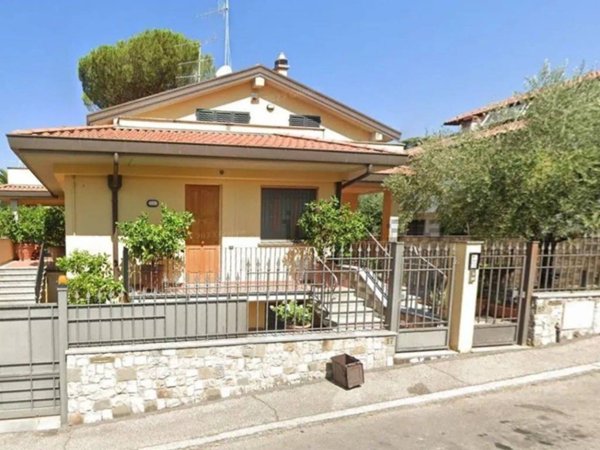 casa indipendente in vendita a Prato in zona La Querce