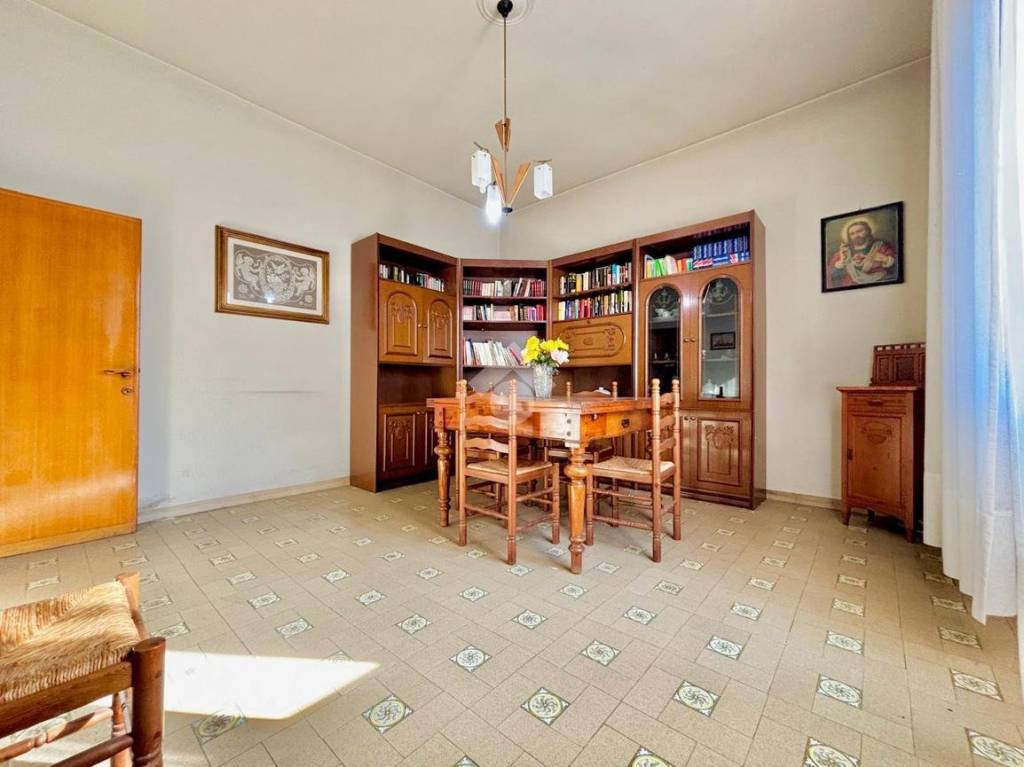 casa indipendente in vendita a Prato in zona Tobbiana
