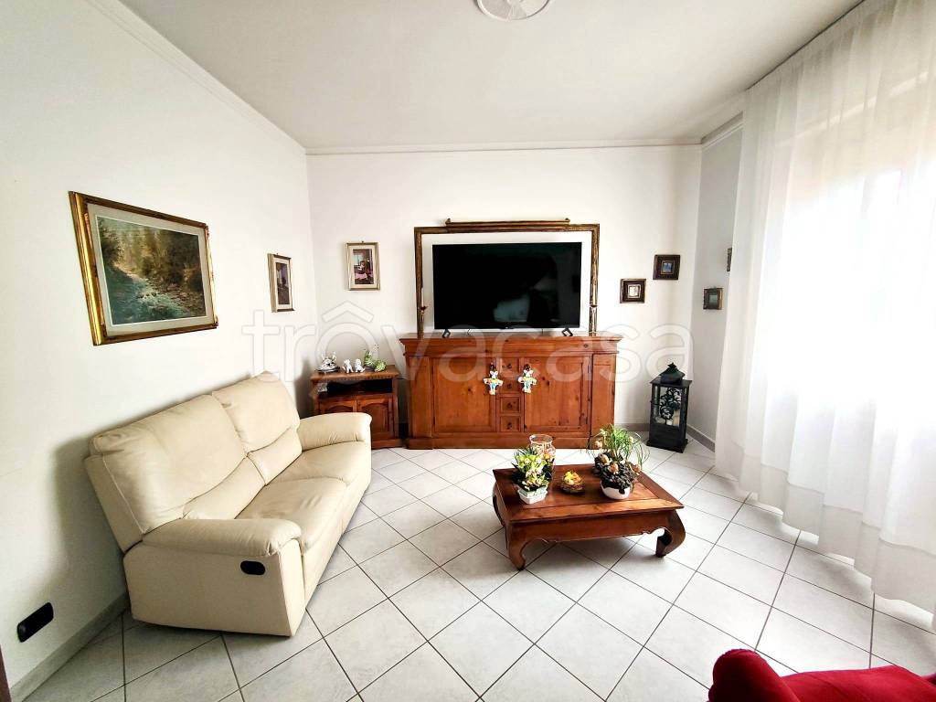 appartamento in vendita a Prato in zona Santa Lucia