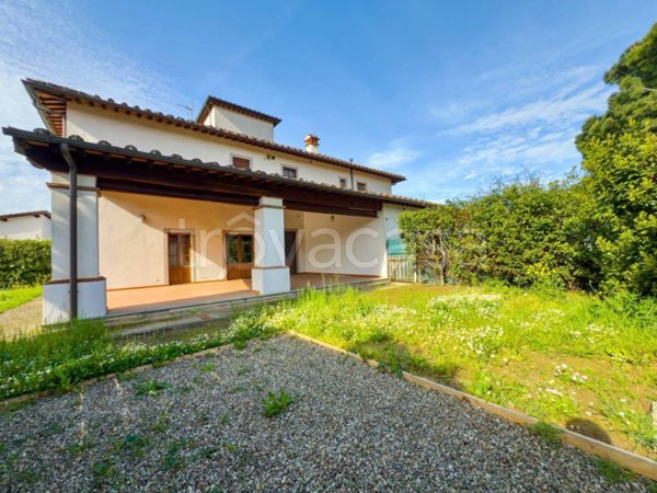appartamento in vendita a Prato in zona Paperino
