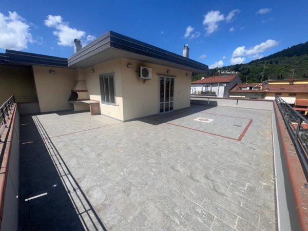 appartamento in vendita a Prato in zona Santa Lucia