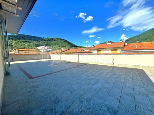 appartamento in vendita a Prato in zona Santa Lucia