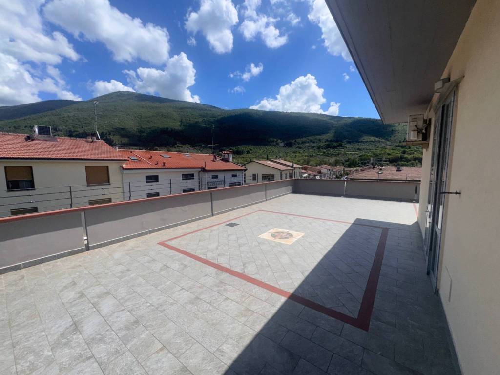 appartamento in vendita a Prato in zona Santa Lucia