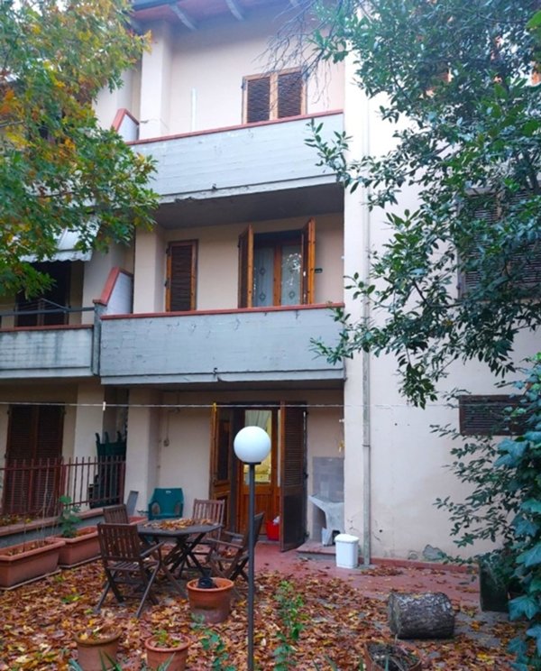 casa indipendente in vendita a Prato in zona Galceti