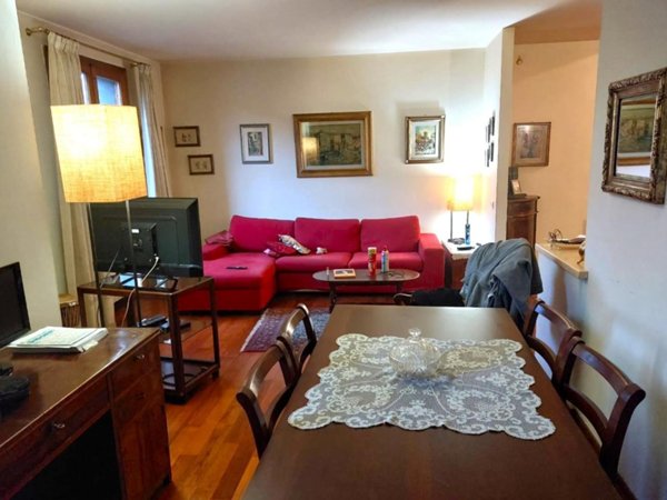 casa indipendente in vendita a Prato in zona Figline