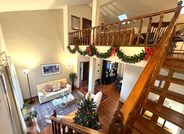 casa indipendente in vendita a Prato
