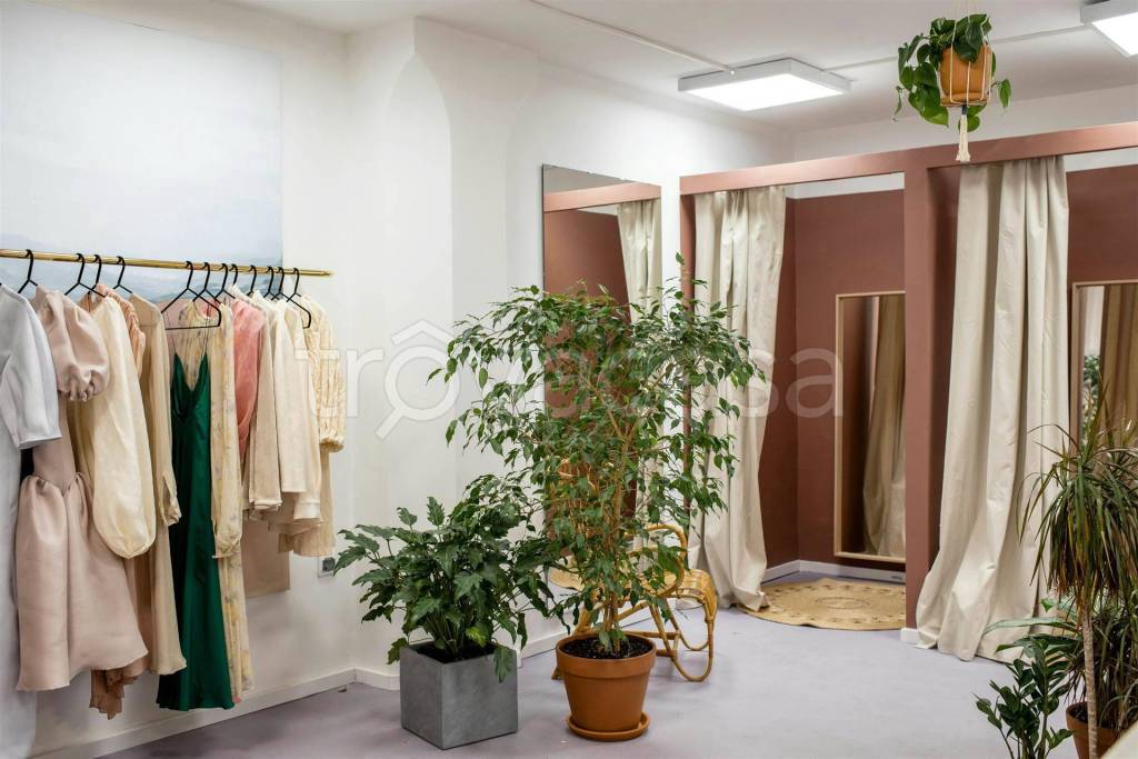 negozio in vendita a Prato