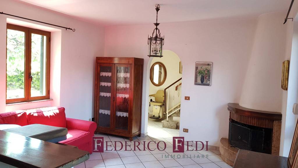 casa indipendente in vendita a Prato in zona Grignano
