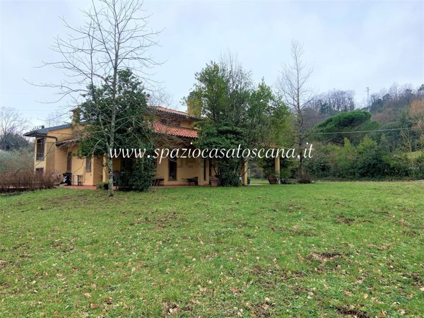 casa indipendente in vendita a Prato in zona Figline