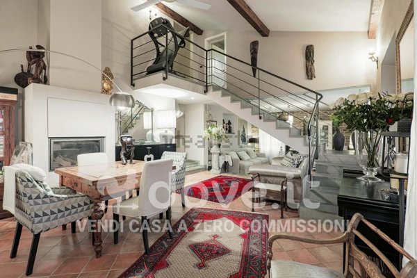 casa indipendente in vendita a Prato in zona Iolo