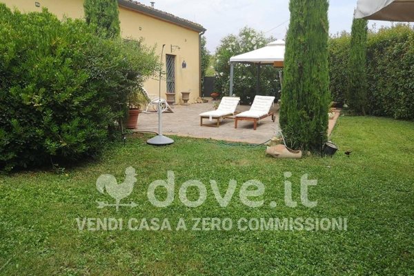 casa indipendente in vendita a Prato in zona Iolo