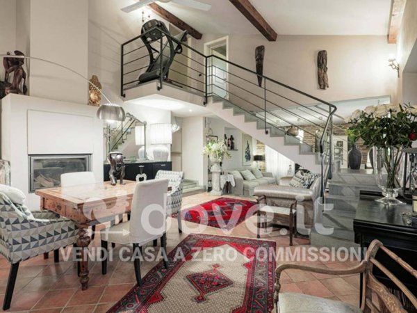 casa indipendente in vendita a Prato in zona Iolo