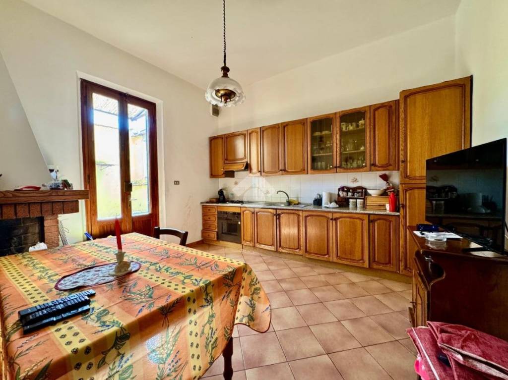 casa indipendente in vendita a Prato in zona Galciana